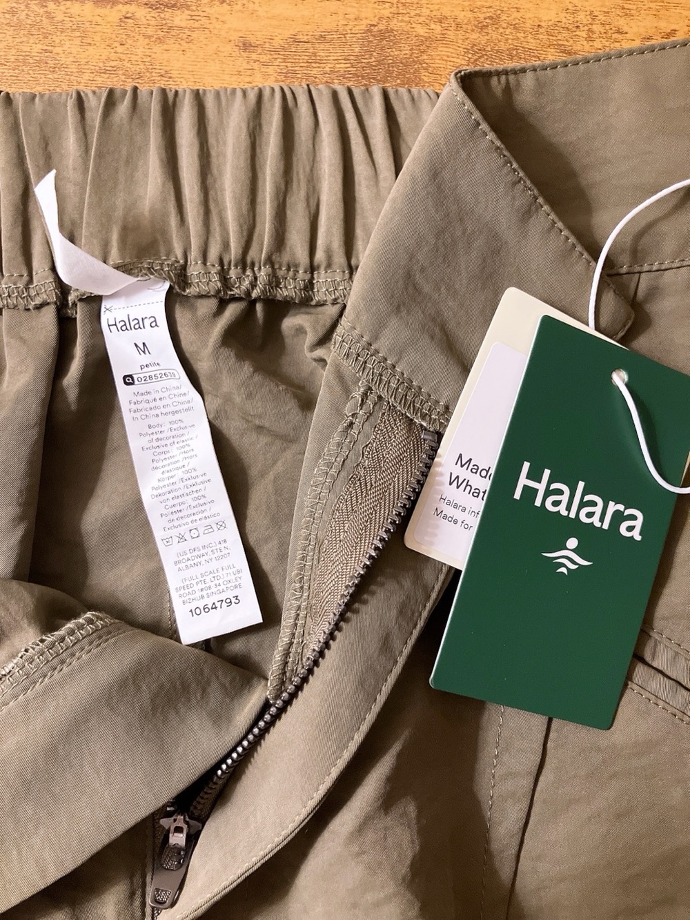 Halara Mid-Rise Wide-Leg Baggy Cargo Pants Army Green Nylon Medium 8/10 - Picture 9 of 10